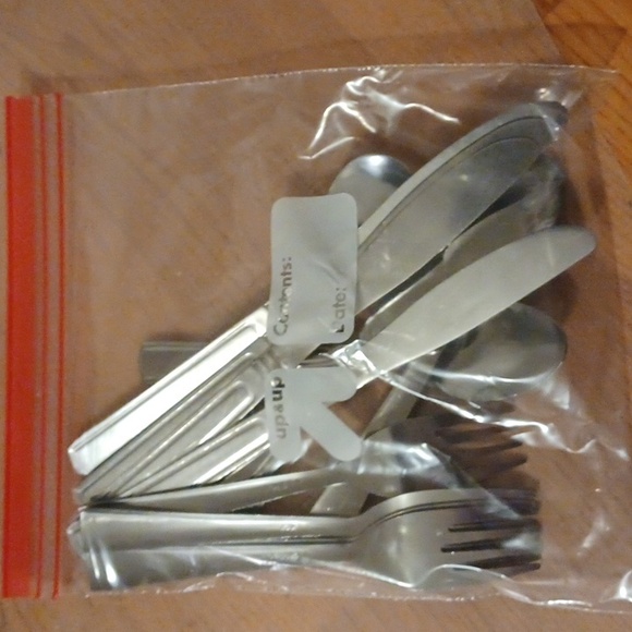 Gibson 14 pieces of flatware. Spoons, forks, butter knives. - Picture 7 of 7